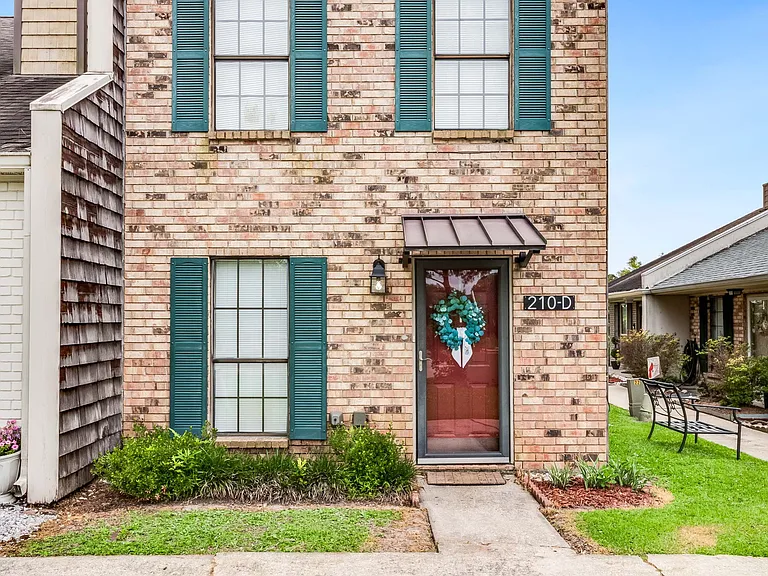 210 Long Plantation Blvd #D — Photo 13