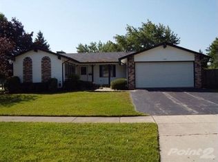1142 S Glenn Trl, Elk Grove Village, IL 60007