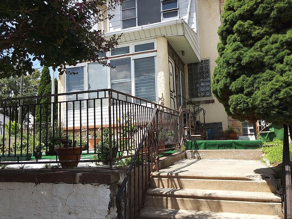 2nd image of 1001 E Price St