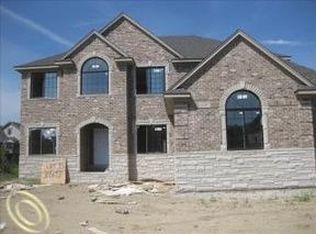 39297 Nautical Ln, Harrison Township, MI 48045