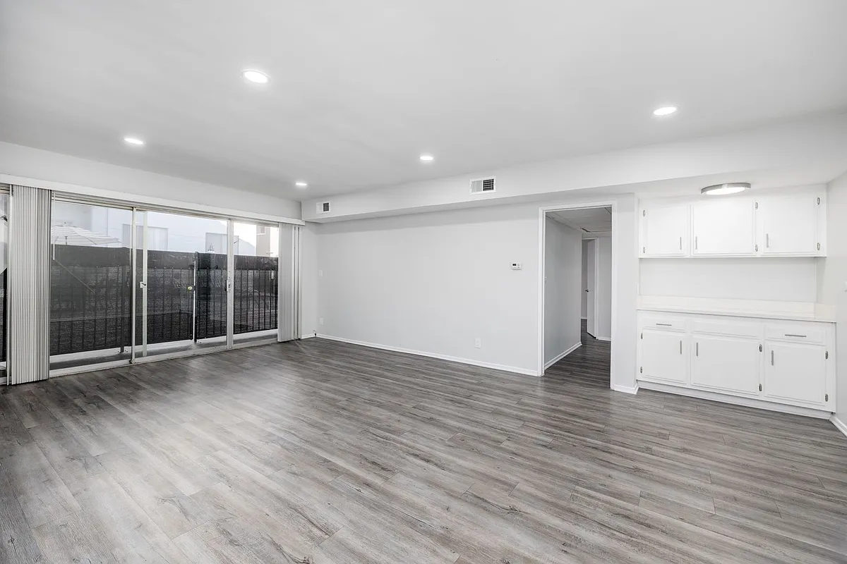 Floor plan 100