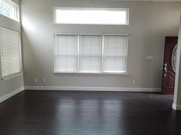 4th image of 1125 Seneca Pl