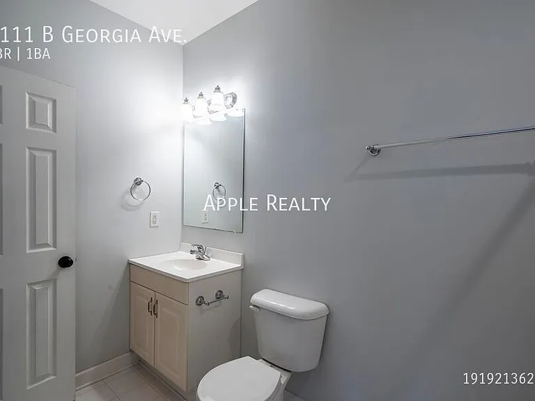 1111B Georgia Ave — Photo 8