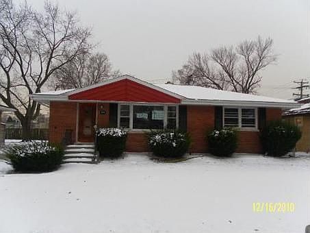 2nd image of 809 E 161st St