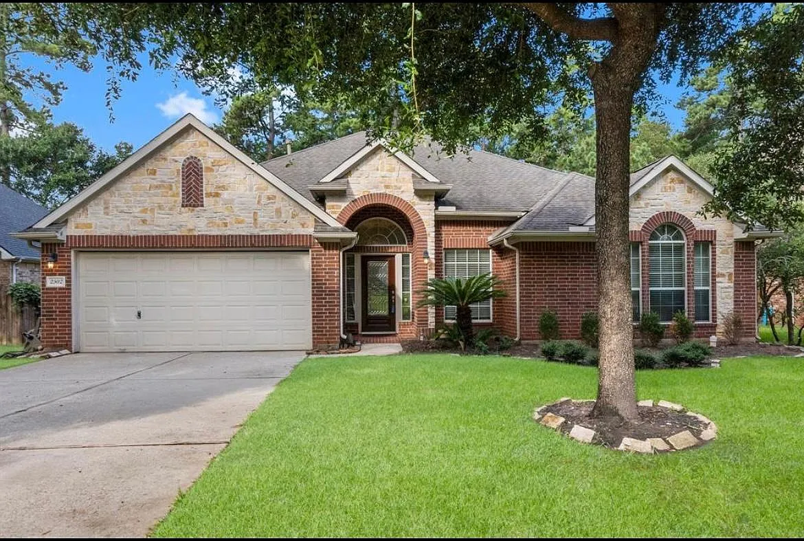 2502 N Yorkchase Ln — Photo 1