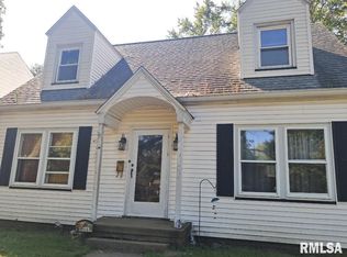 904 Prince St, Pekin, IL 61554
