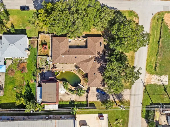 186 Spring Pines Dr, Spring, TX 77386