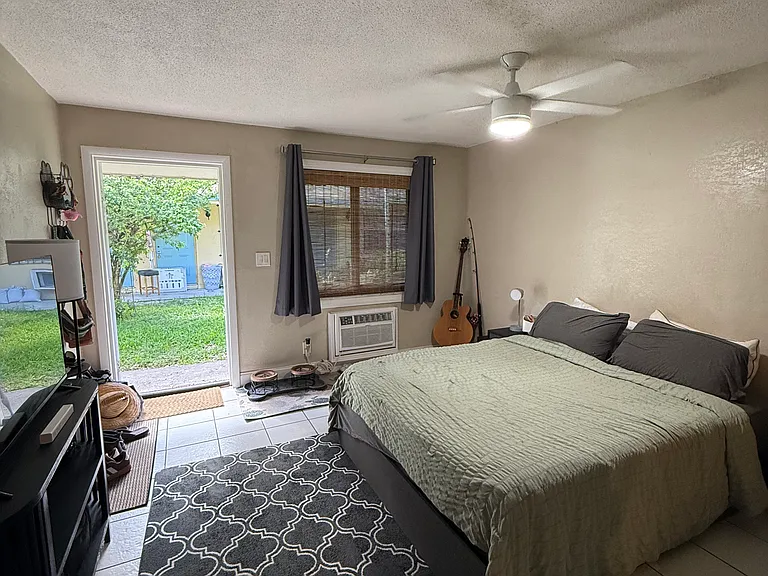 1701 SW 22nd St — Photo 7