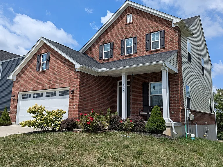 994 Brant Pl — Photo 2