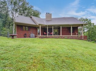 914 Big Springs Dr, Shepherdsville, KY 40165