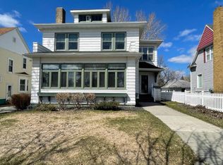 1009 6th St NE, Devils Lake, ND 58301