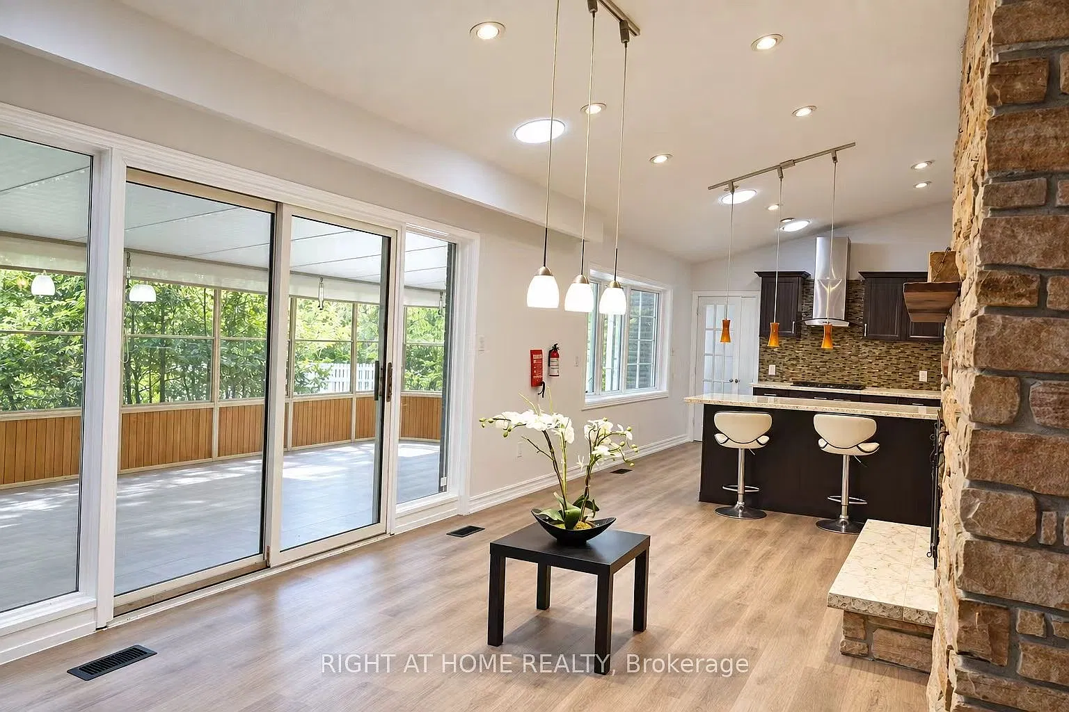 3 bed, $3,200 — Photo 4