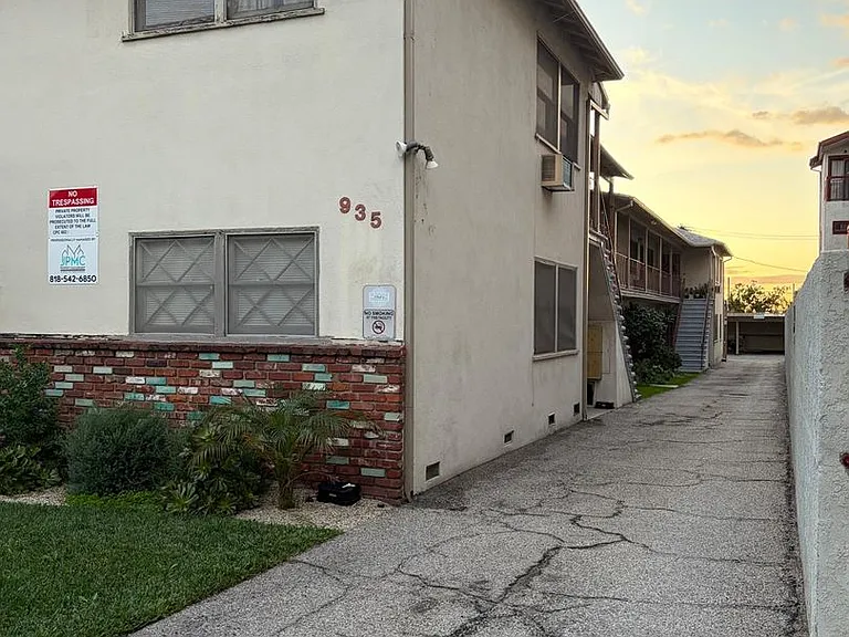 935 N Louise St — Photo 13