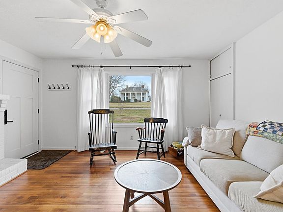 4th image of 3189 Wildway Rd