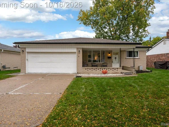 2855 Saratoga Dr, Troy, MI 48083