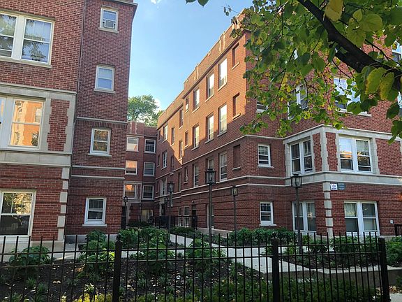 3rd image of 4522 N Malden St #101