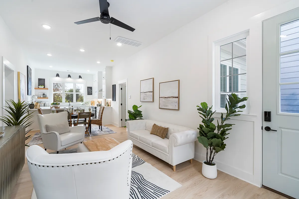 Living room - 349 W Rock St