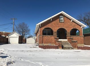 107 E Van Buren St, Gallatin, MO 64640