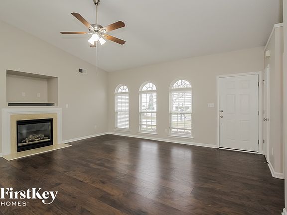 3rd image of 6265 Goldenfield Dr