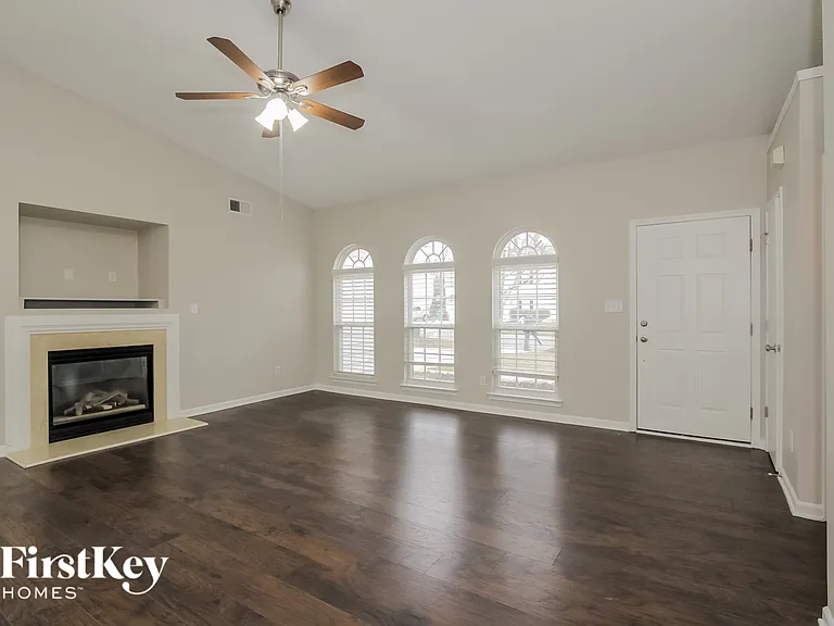 6265 Goldenfield Dr — Photo 3