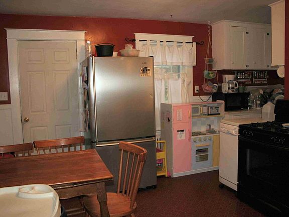 Eat-in Kitchen