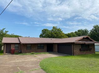 1203 W End Ave, Clarksville, TX 75426