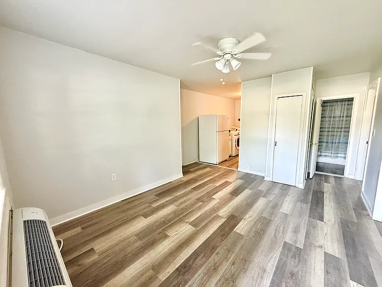 961 W Boone St — Photo 3