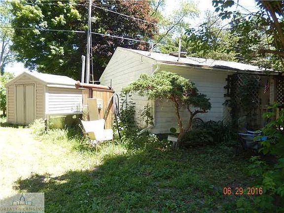 3rd image of 8478 Riverview Dr