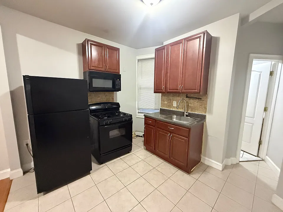 209 New York Ave #9