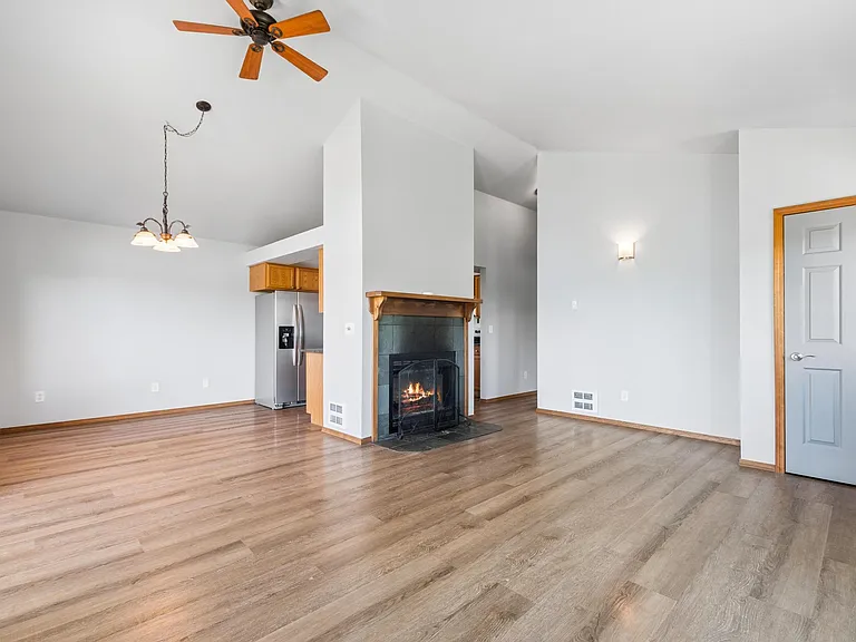 181 Tamarack Woods Dr — Photo 13