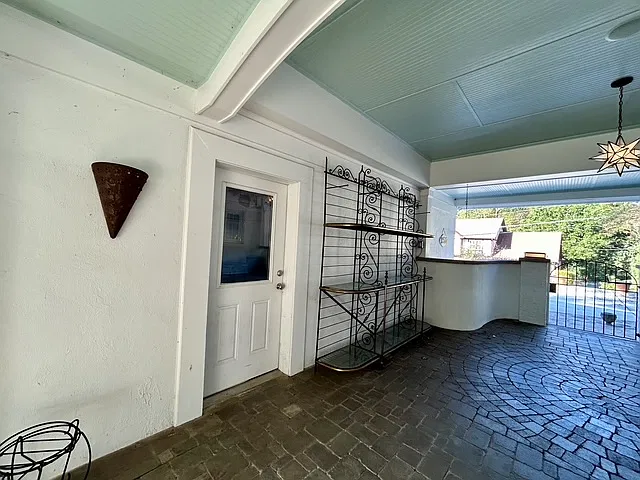 4 bed, 3.5 bath, 5129 sqft, $4,800 — Photo 3
