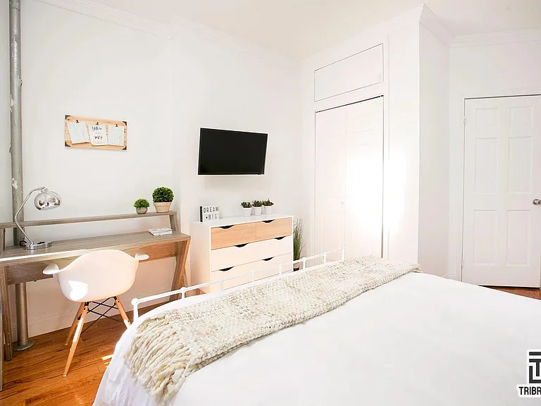 150 E 105th St #1B — Photo 3