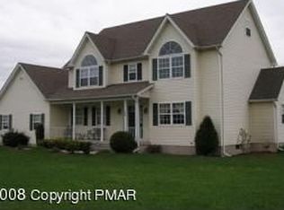 605 Marion Ln, Brodheadsville, PA