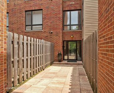 645 Custer Ave UNIT 302, Evanston, IL, 60202
