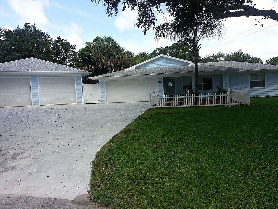 1st image of 325 28th Ct SW