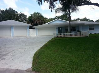 325 28th Ct SW, Vero Beach, FL 32968