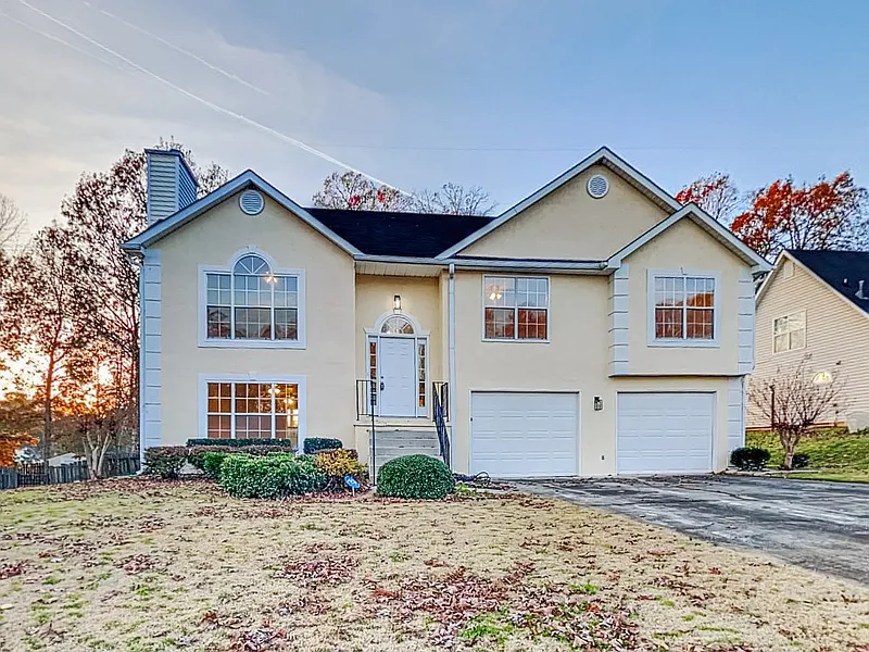 3 bed, 3.0 bath, 2108 sqft, $1,900 — Photo 2
