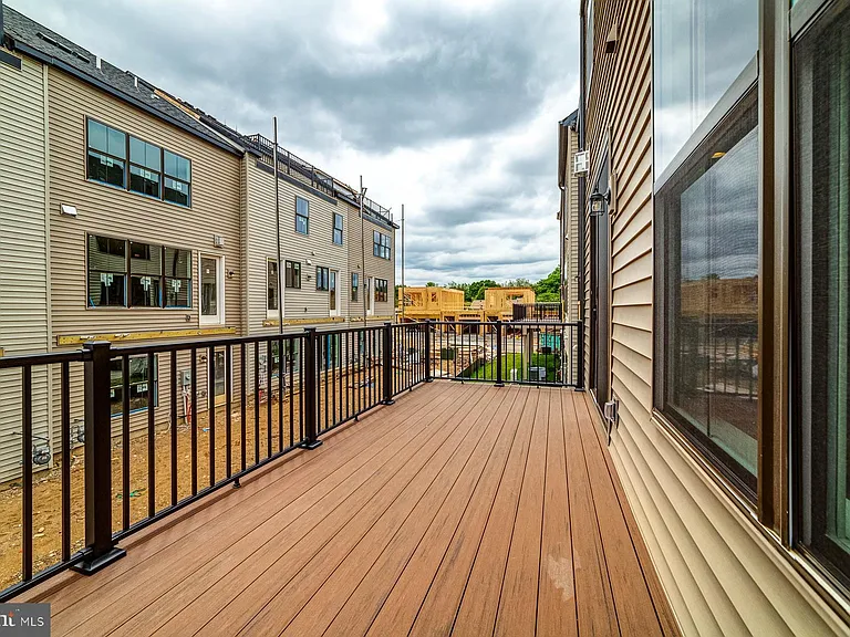 6227 Almerico Pl — Photo 28