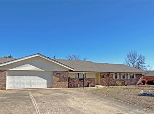 1805 Lakeview Dr, Sulphur, OK 73086