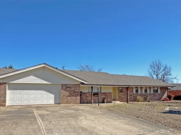 1805 Lakeview Dr, Sulphur, OK 73086