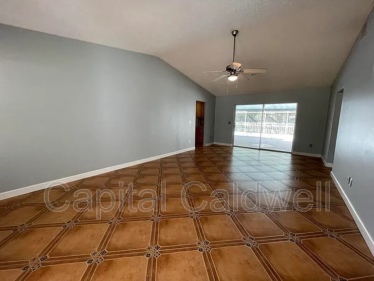12813 Starling Dr — Photo 6