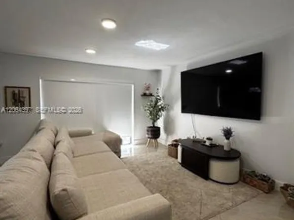 15375 SW 105th Ln #Townhouse 4, Miami, FL 33196