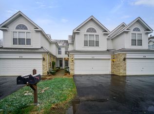 634 Citadel Dr, Westmont, IL 60559