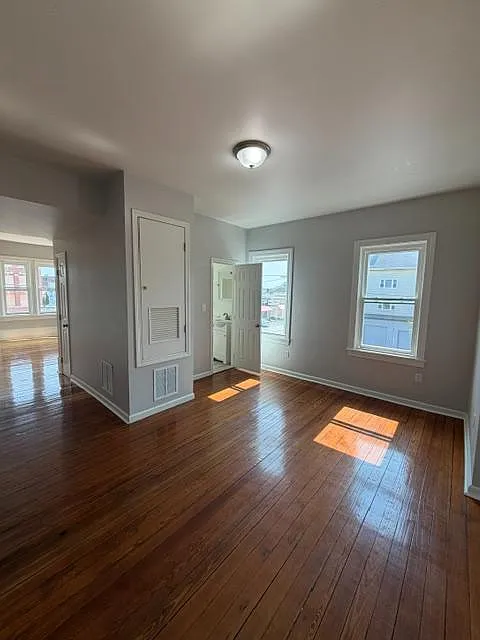 111 Rodman St #2E