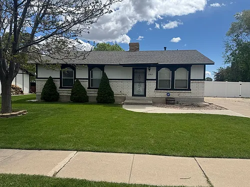 2207 W 900 N Photo 1