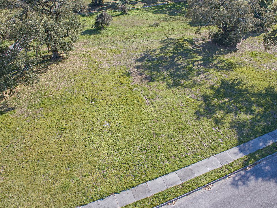 2nd image of 405 2nd St