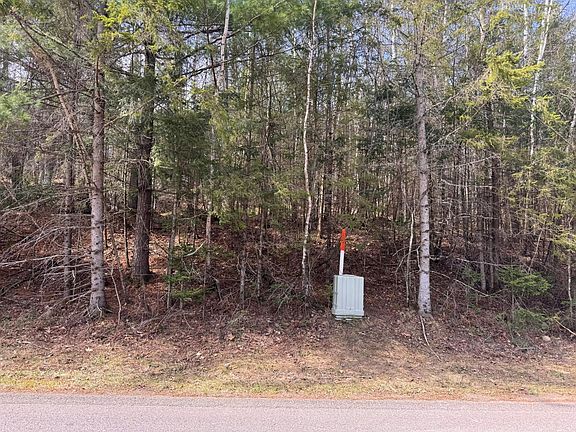 4th image of On Lakewood Rd