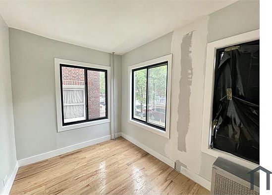 4th image of 1855 Andrews Ave S