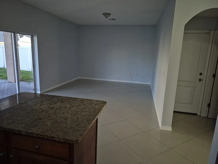 5744 Vista Linda Dr — Photo 12