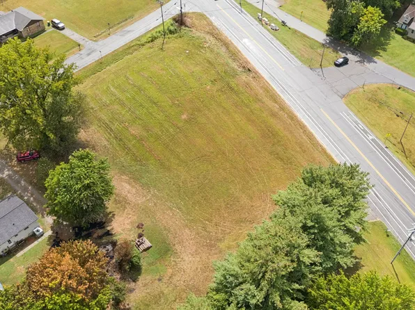 100 Rolling Acres Dr, White House, TN 37188